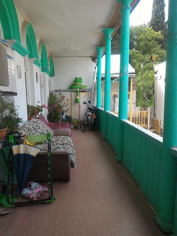 Green Stairs Guest House تبليسي المظهر الخارجي الصورة
