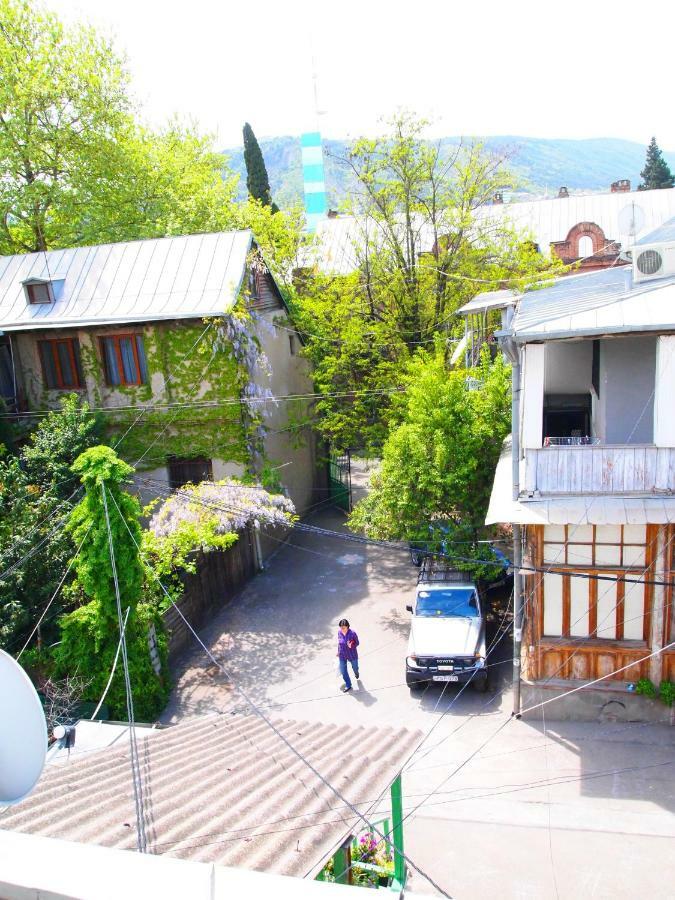 Green Stairs Guest House تبليسي المظهر الخارجي الصورة