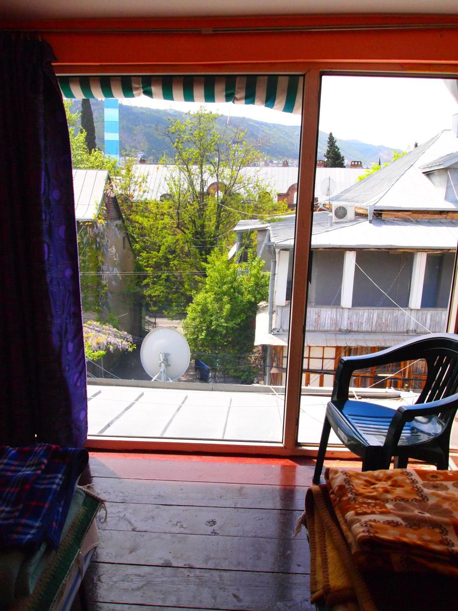 Green Stairs Guest House تبليسي المظهر الخارجي الصورة