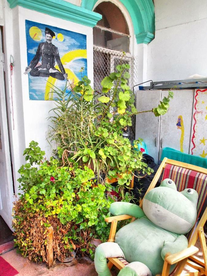 Green Stairs Guest House تبليسي المظهر الخارجي الصورة